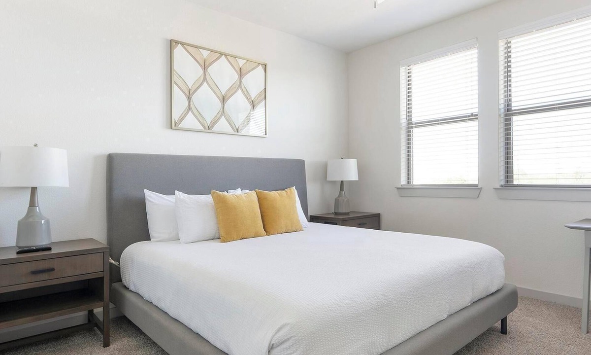 Lower Basin Lake Travis Apartment | Landing | Stunning 1BD, Gym, Clubhouse