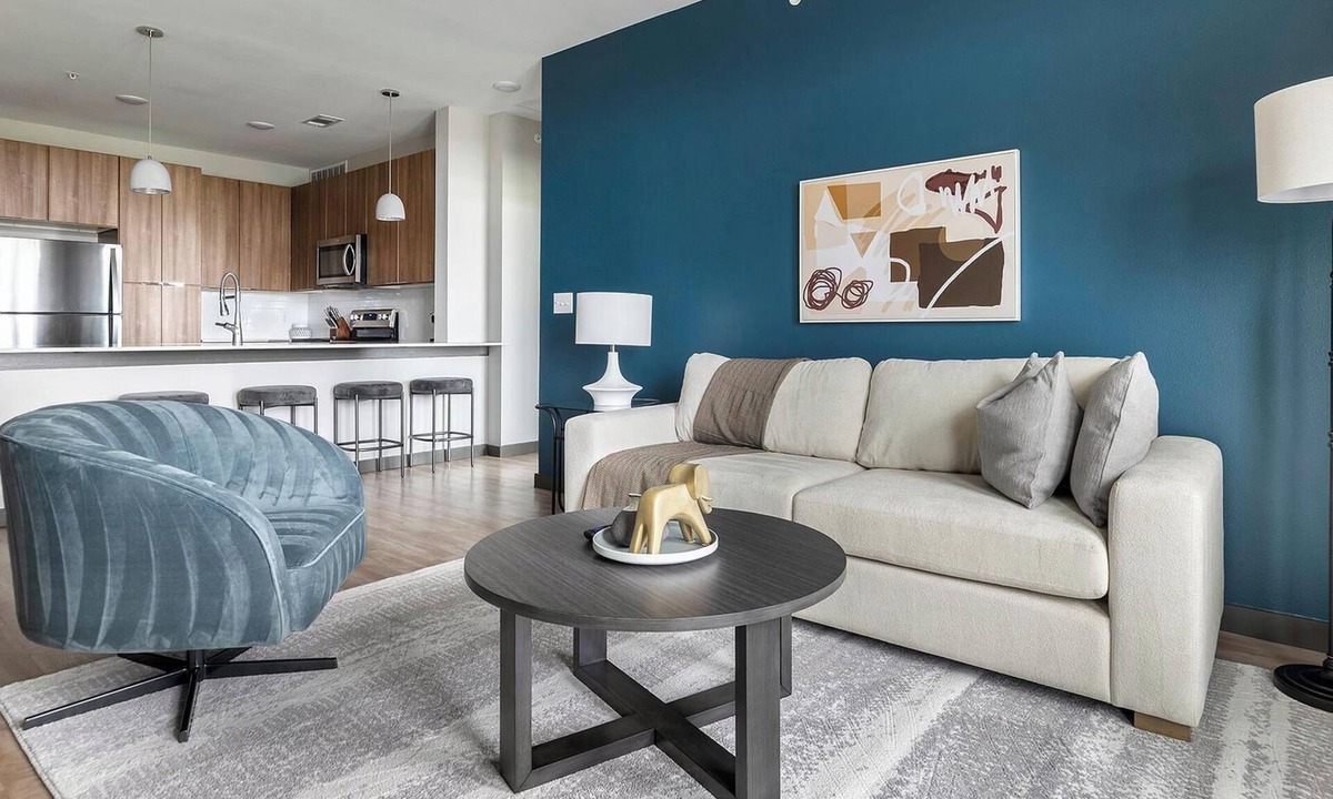 Buda Apartment | Landing | Stunning 2BD, Pool, Game Room
