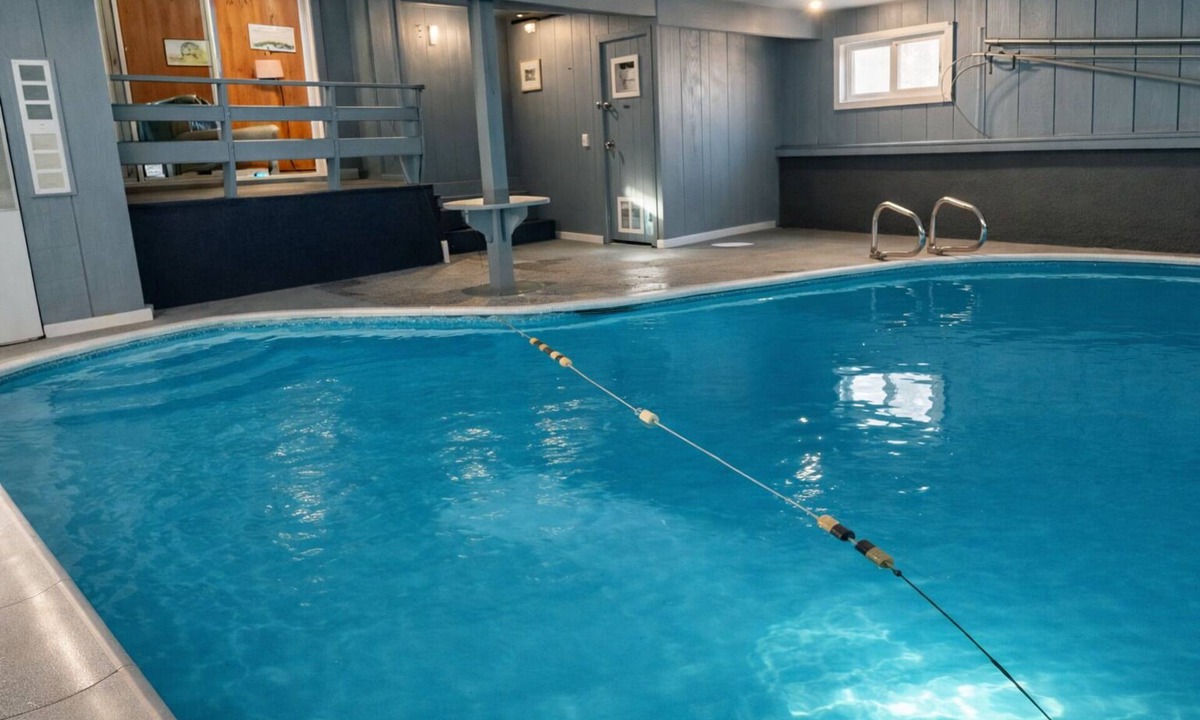 Birch Hill House | Large North Conway Vacation Home Indoor Pool, Pool Table Sleeps 22