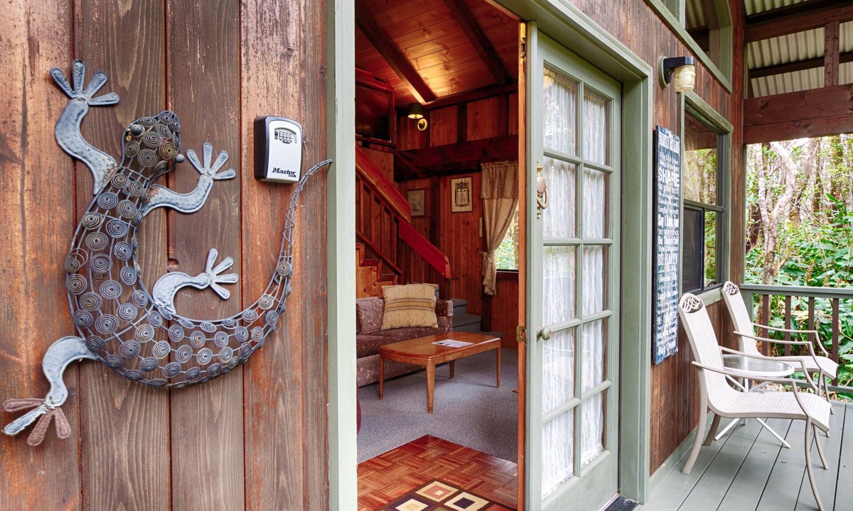 Volcano Hotel | Lava Lodge at Hale Kilauea