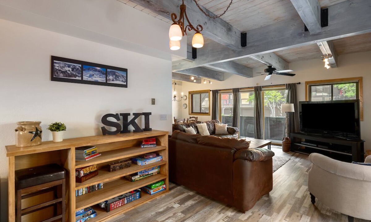 Steamboat Springs House | Lazy Bear, AC! Private Hot Tub, Sauna & Garage, Outdoor Pool