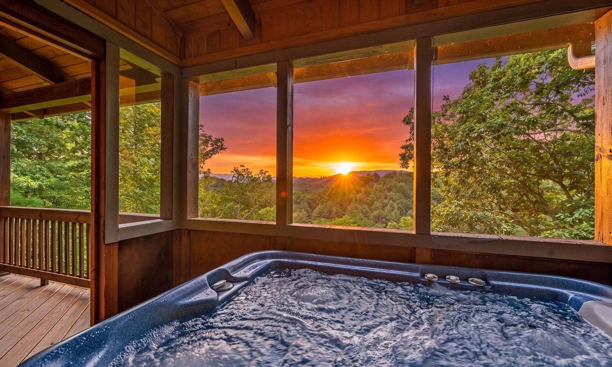 Jefferson Cabin | Lazy Dog Log Cabin | Pet-Friendly with a Fenced Yard | Catch & Release Lake
