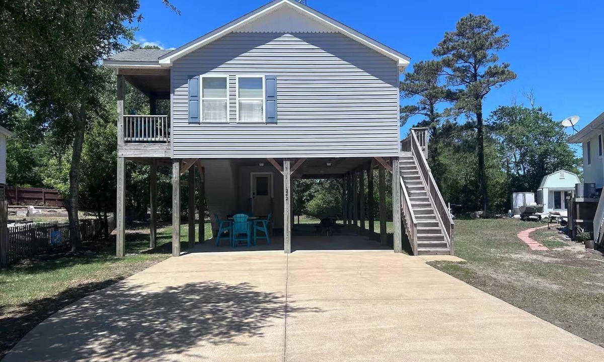Colington Harbour House | Lily's Pad