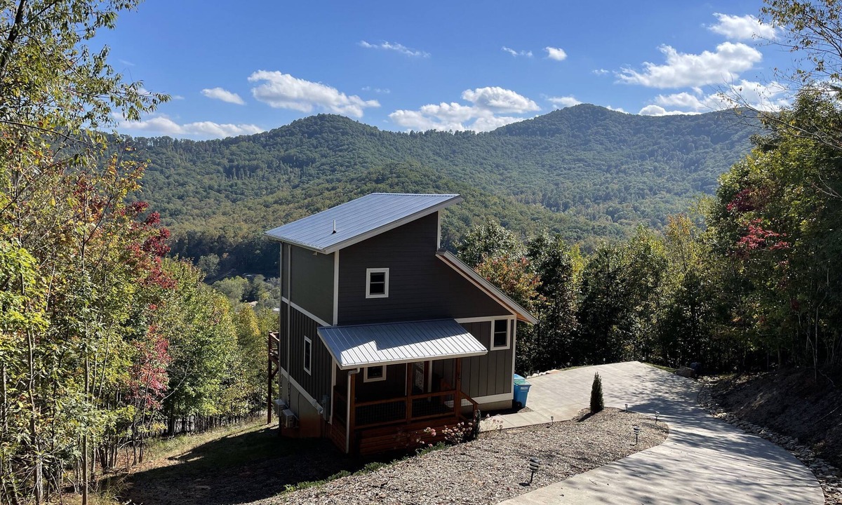 Candler Cabin | Little Hickory Top - Mountain Side Modern Cabin