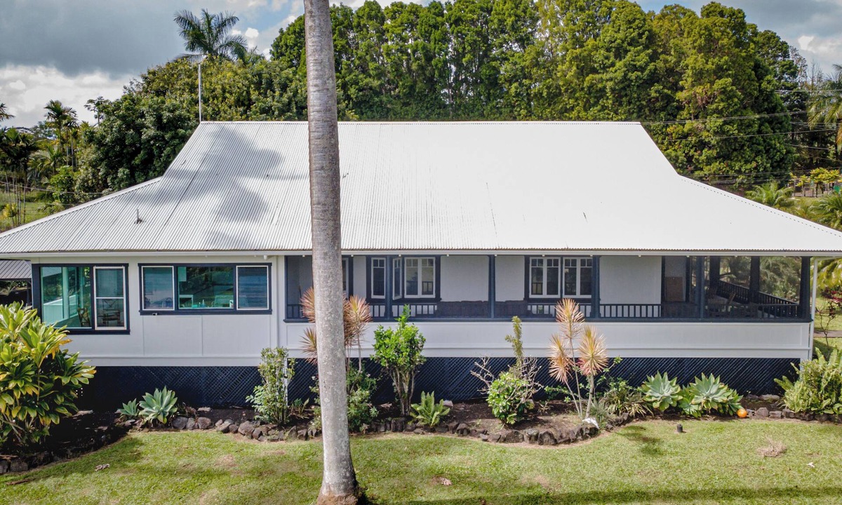 Hilo House | Live a Piece of History at My Hilo Home