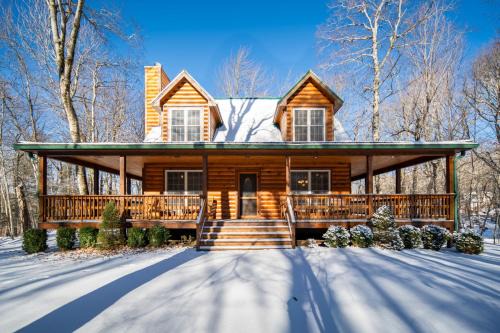 Charter Hills House | Log Cabin, Ample Parking, AC, Deck, Fireplace