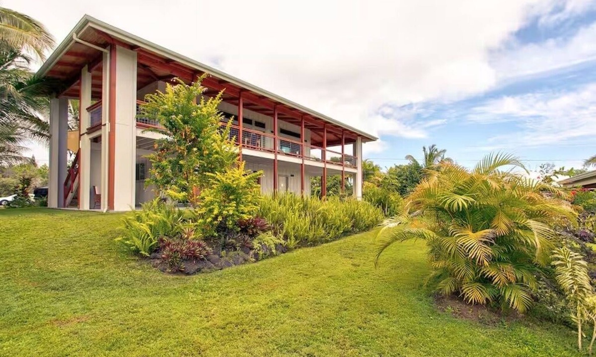 Kehena House | Lovely 2-bedroom house in Pāhoa perfect for a relaxing getaway