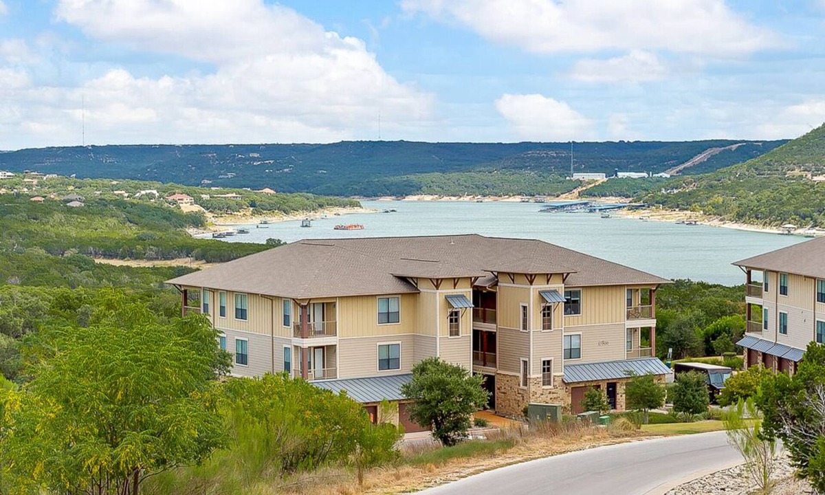Jonestown Condo | Lovely Villa in the Hollows Resort Community, Lake View, 4 Pools, Pickleball, Beach Club!