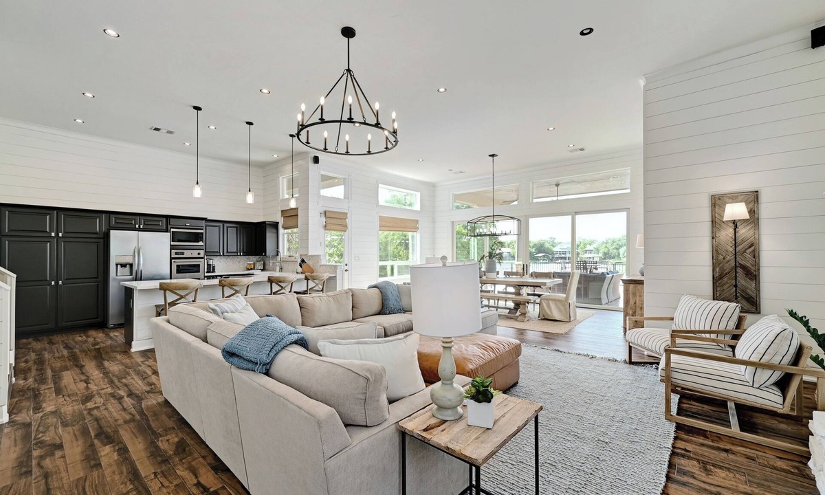 Granite Shoals Cottage | Luxurious Retreat on Lake Lbj: Pool, Hot Tub, Dock