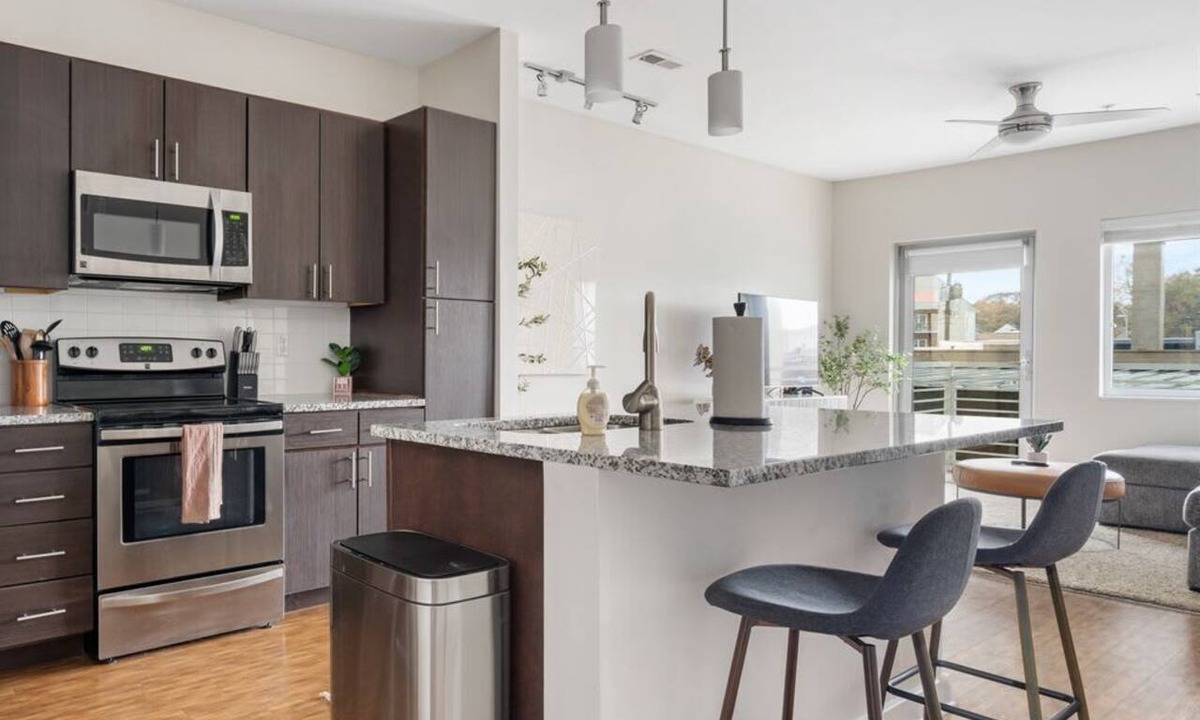 Grandview Heights Apartment | Luxury 1 Bed Apartment in Grandview
