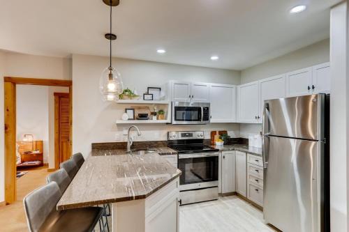 River Run Apartment | Luxury 2 bed 2 bath Condo in River Run with Pool and Hot Tub