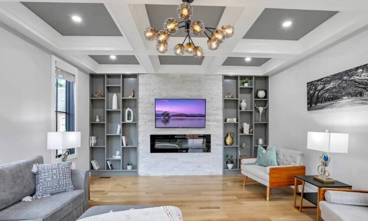 Franklin Park Apartment | Luxury - 4 Bedroom House with two King Size Beds