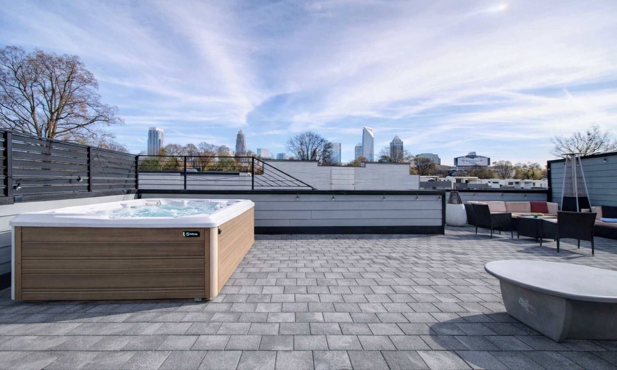 Third Ward House | Luxury Getaway: Hot Tub, Grill, Near Uptown!