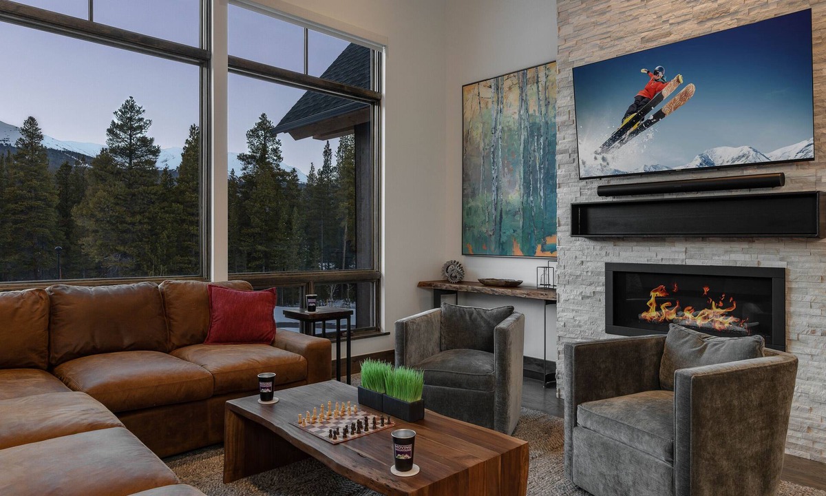 Peak 8 House | Luxury Home with Mountain Views + Hot Tub + Walk to Gondola - Chalet Halara
