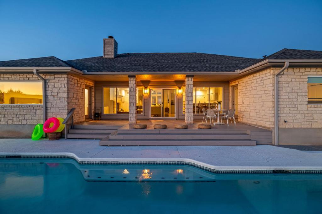 Highland Lake Estates House | Luxury Lakeview Retreat - Pool - Hot Tub - Firepit