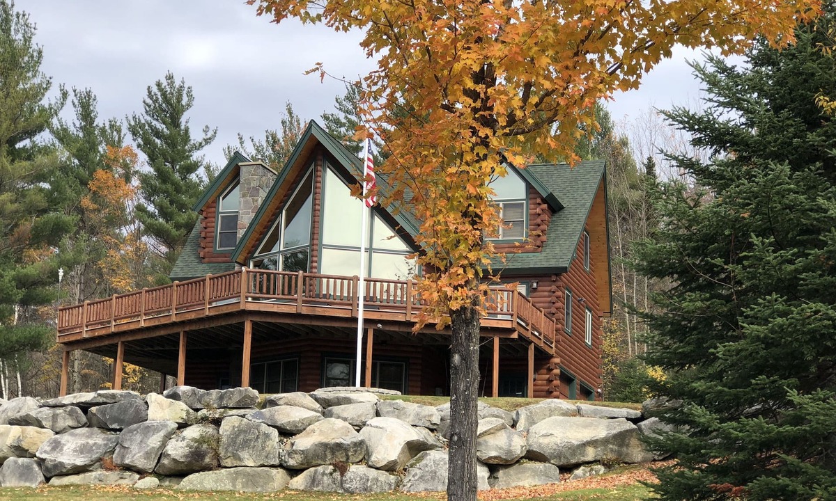 Carroll House | Luxury Log Cabin w/Hot Tub! Sleeps 16.