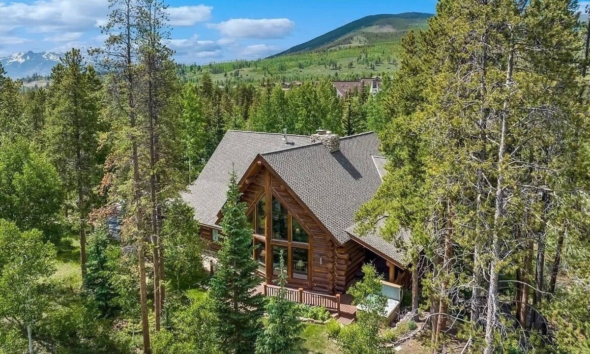 Keystone Cabin | Luxury Log Retreat - Rustic Charm Meets Modern Comfort