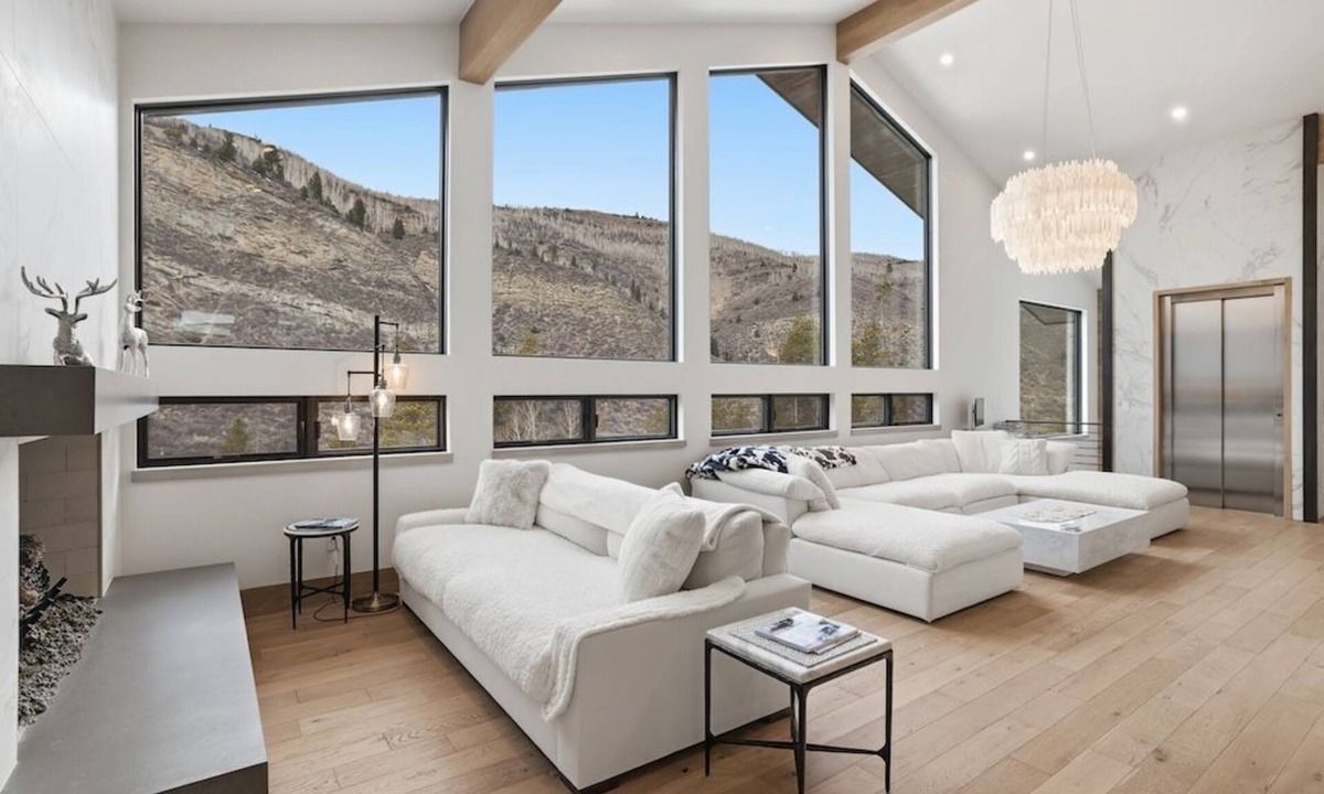 Intermountain House | Luxury West Vail Retreat - Hot Tub & Amenities