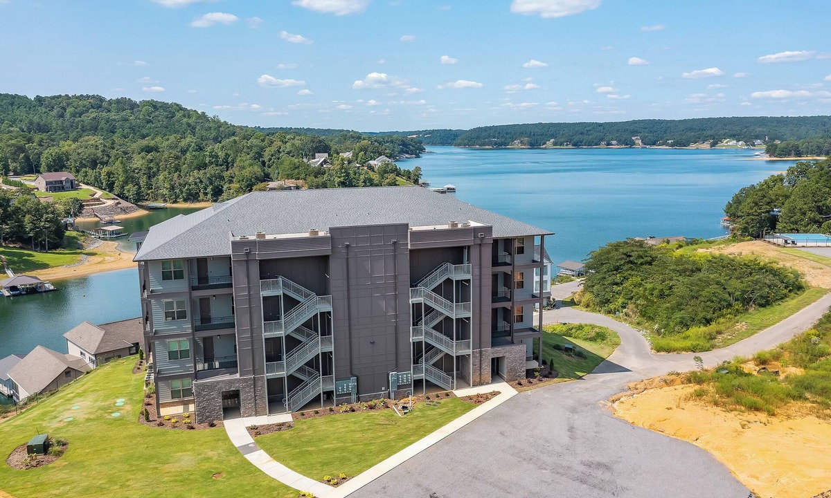 Cullman Condo | Mallard Pointe unit 200- Luxury condo- conveniently located!