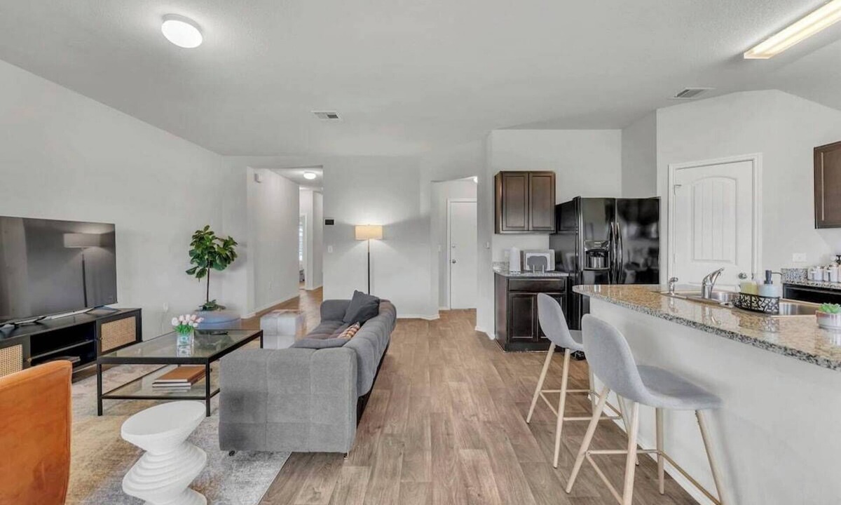 Austin Cottage | Marbella Lane - Polished 3BR Home in Austin TX