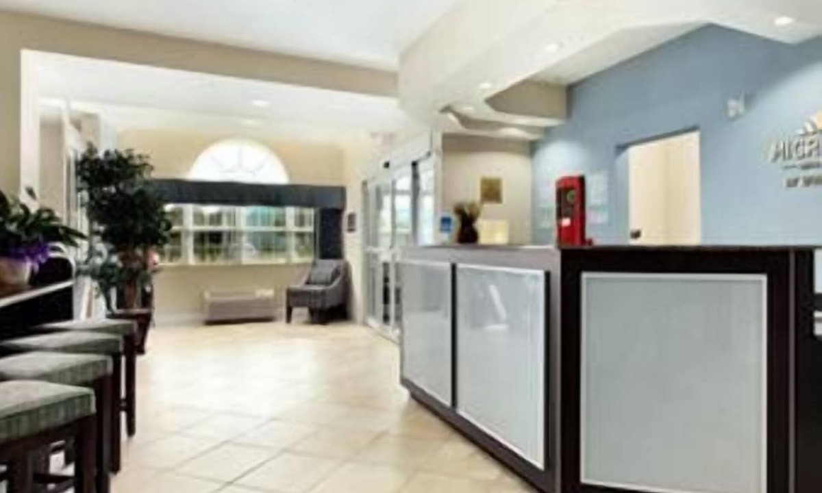 Spring Hill Hotel | Microtel Inn & Suites by Wyndham Spring Hill/Weeki Wachee
