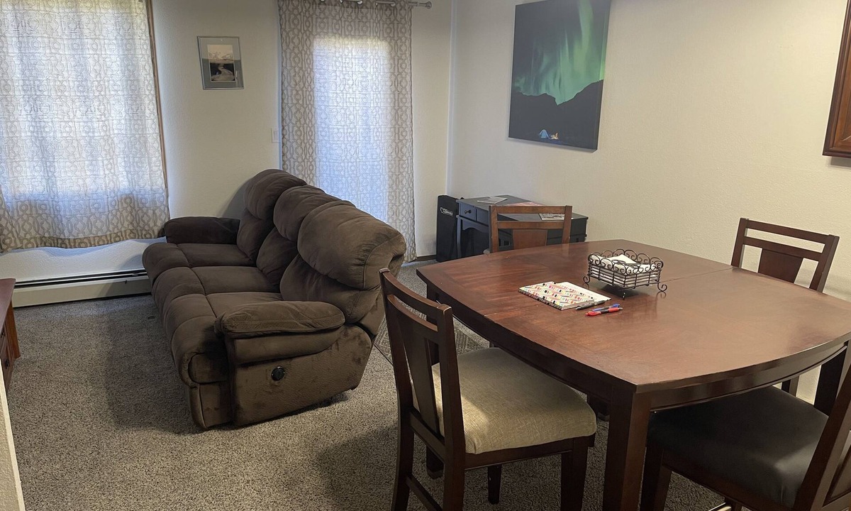 Bayshore - Klatt House | Midtown location 3 minutes from the Dimond Center mall, Target and Walmart.