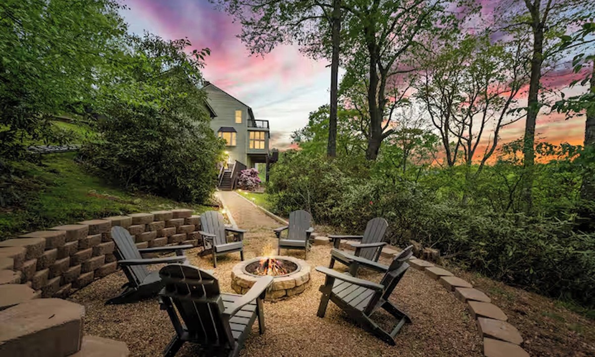 Blowing Rock House | Modern 6BR Blowing Rock Cabin Near Trails & Views