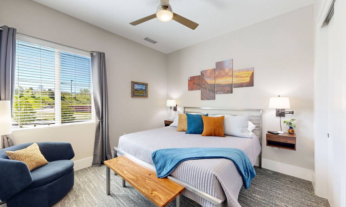Golden Condo | Modern and Cozy Near Downtown, Red Rocks, Hiking, CSM Boulder 30mins
