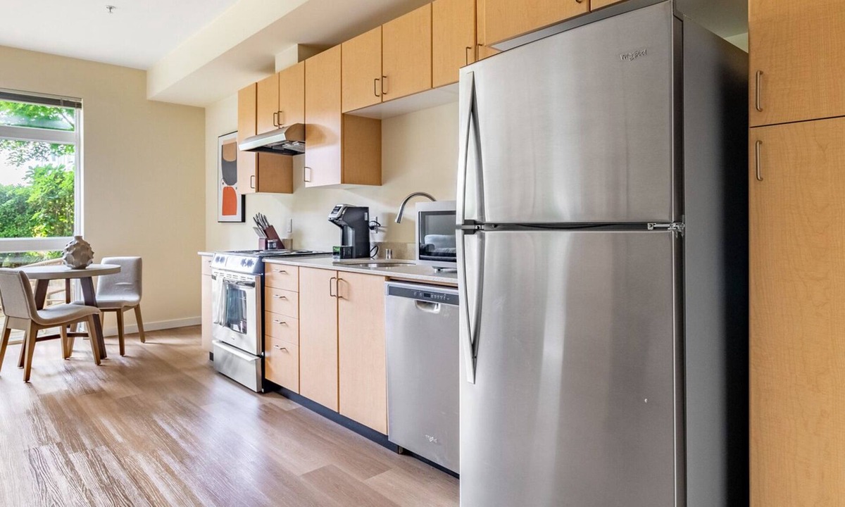 Everett Apartment | Modern Apartment in Prime Location (ID9955X51)