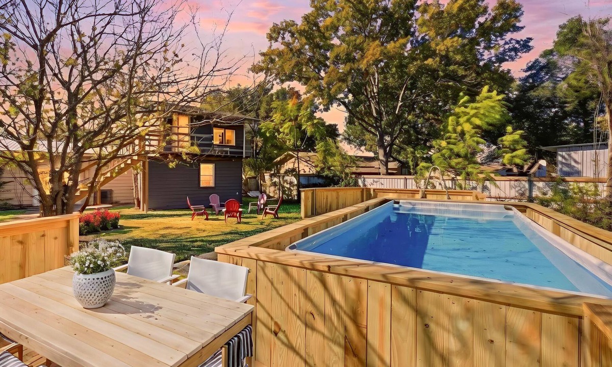 North Austin Civic Association House | Modern Austin Retreat w/Pool & Near The Domain