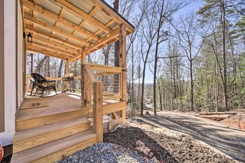 Pisgah Forest House | Modern Cabin w/Fire Pit < 3 Mi to Trails!