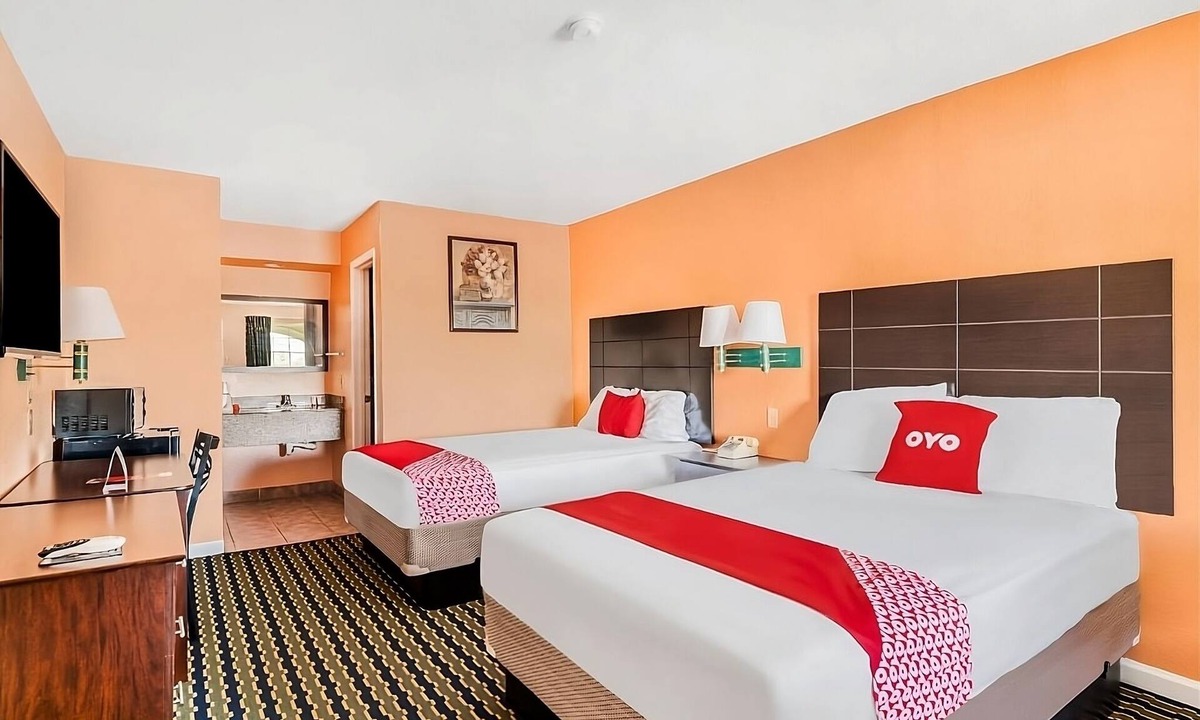 Channelview Hotel | Modern Comforts in the Heart of Channelview! Pets Allowed, Free Parking!