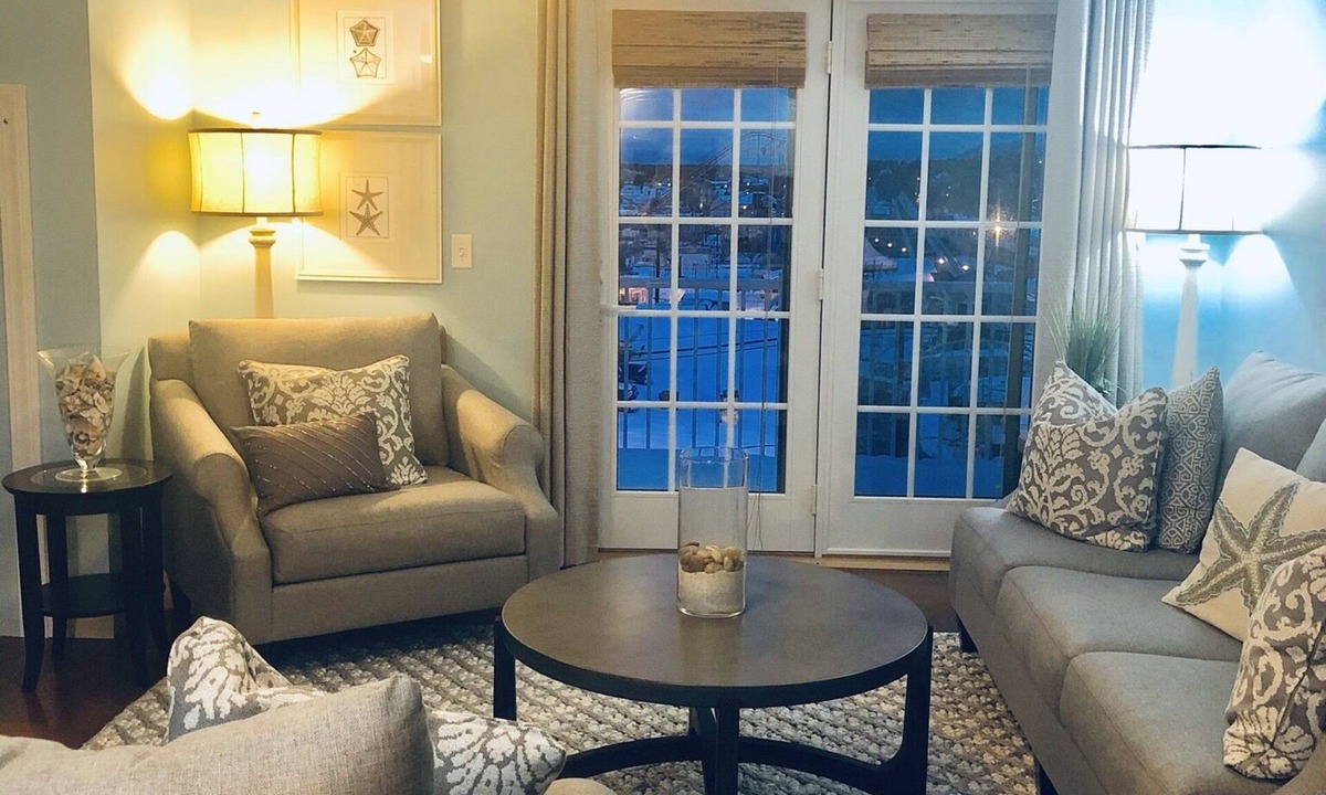 Old Orchard Beach Condo | *Modern*GRAND VICTORIAN*OCEAN VIEW*FAMOUS PIER *3 BEDRM*UNIT 510