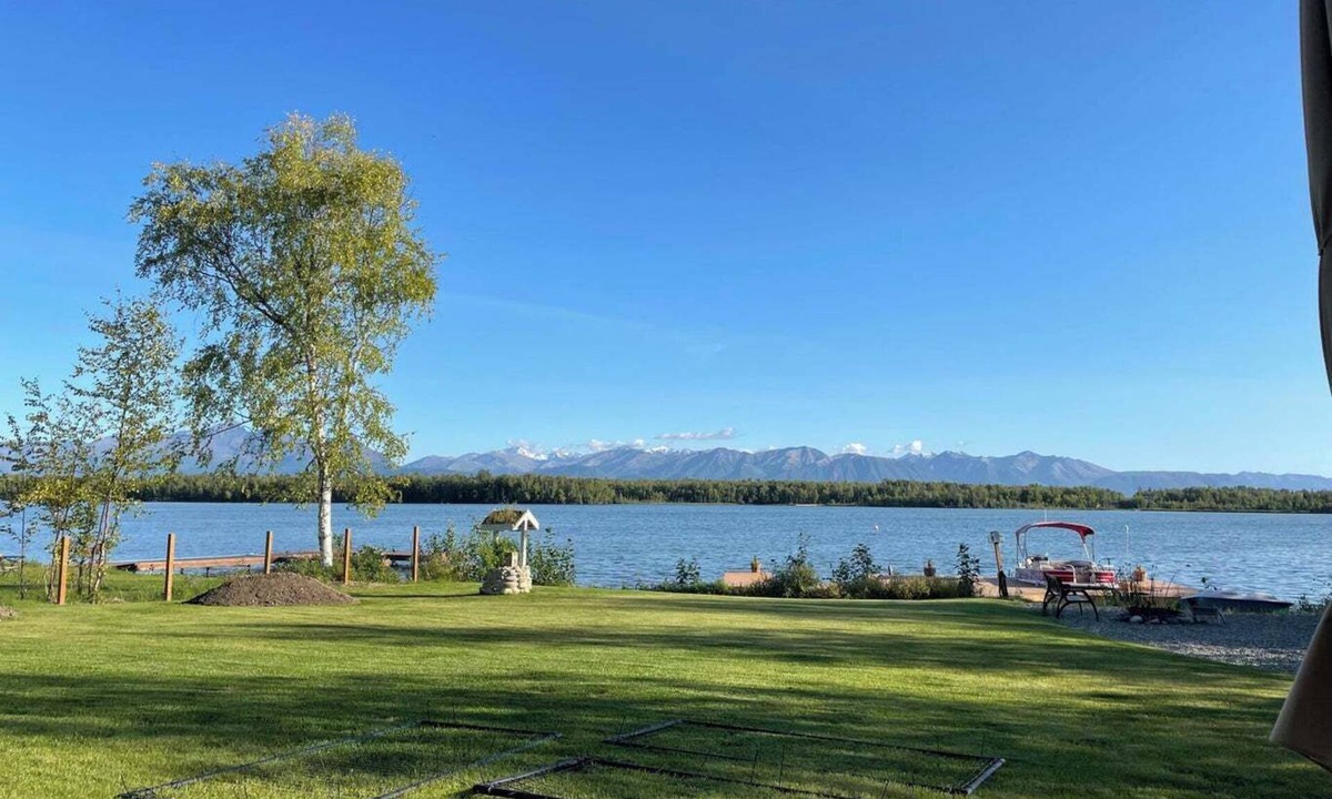 Wasilla House | Modern Lake Lucille Lakefront, Whole 5 bedroom house, Private dock & games