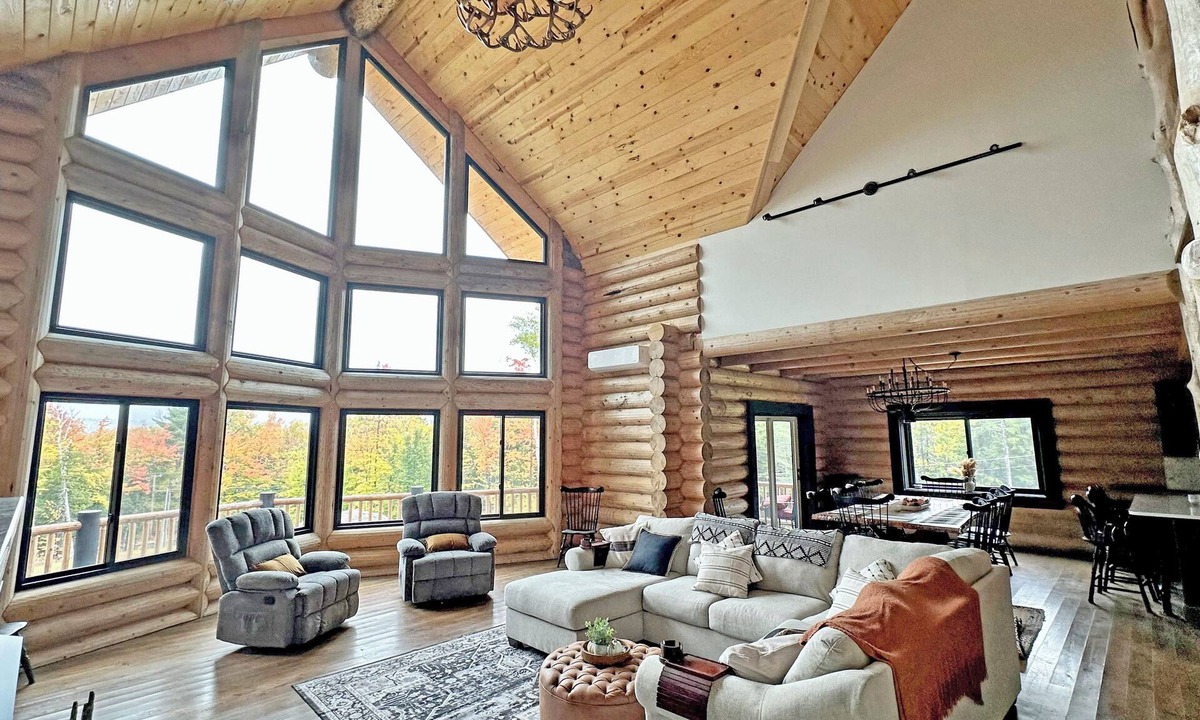 Albany House | Modern Log Home on the Kancamagus, Sleeps 20