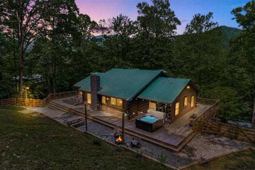 Candler House | Modern Mountainside Cabin by Carolina Mornings