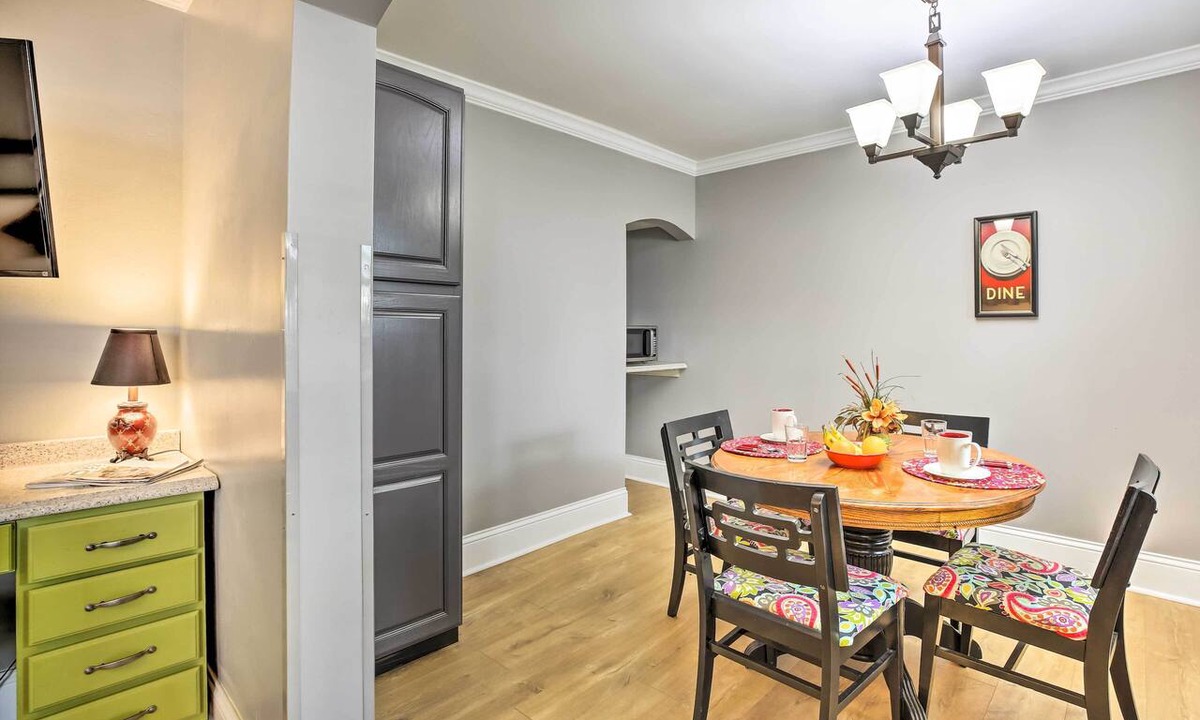 Williamstown Apartment | Modern Studio Apartment in Central Williamstown!