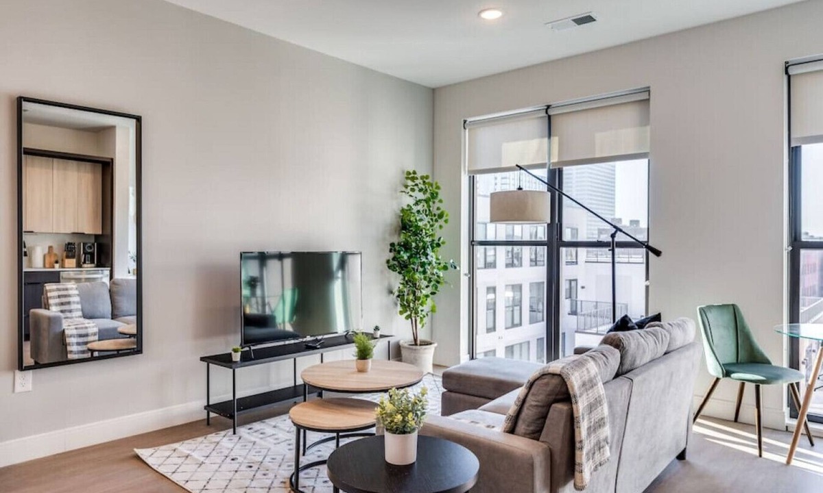 Pendleton Apartment | Modern Studio OTR Rooftop Gym Near Bars