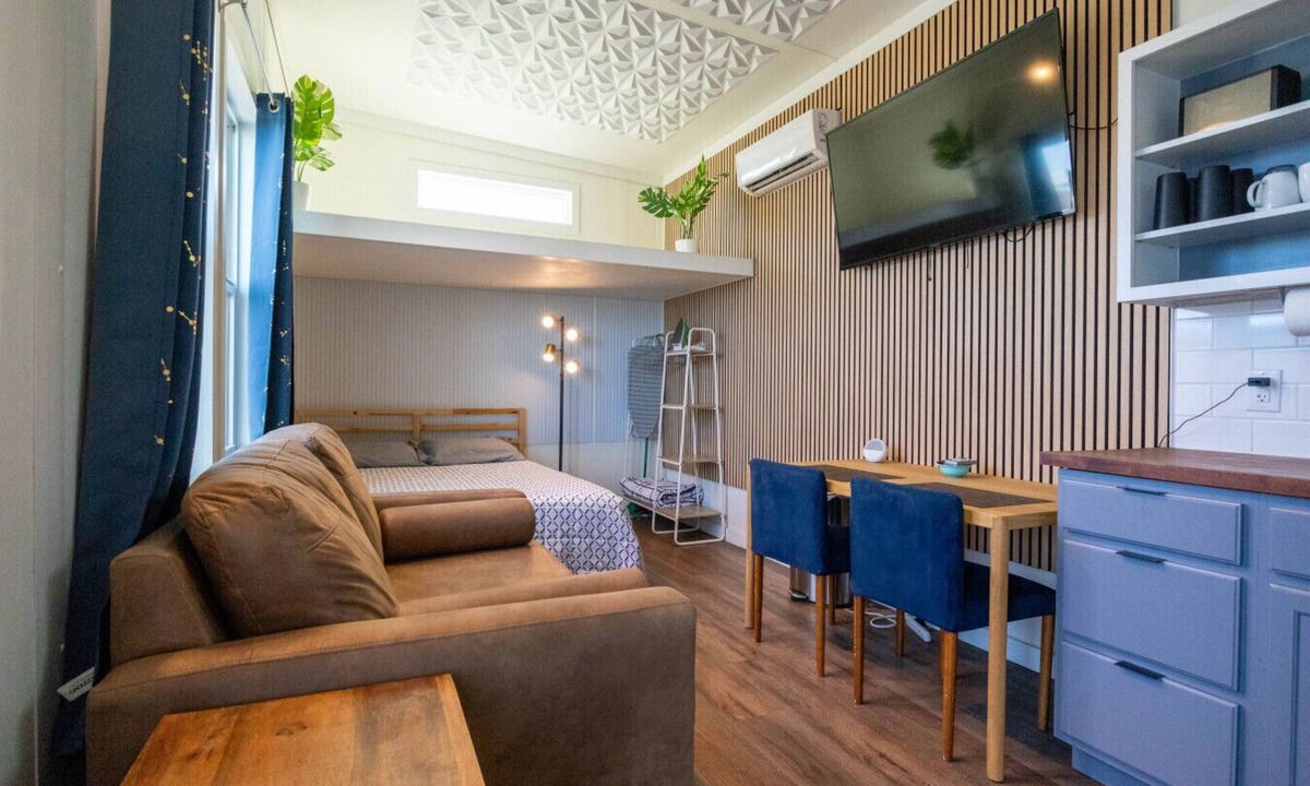 Fort Worth Apartment | Modern Tiny Home 15 mins from Fort Worth