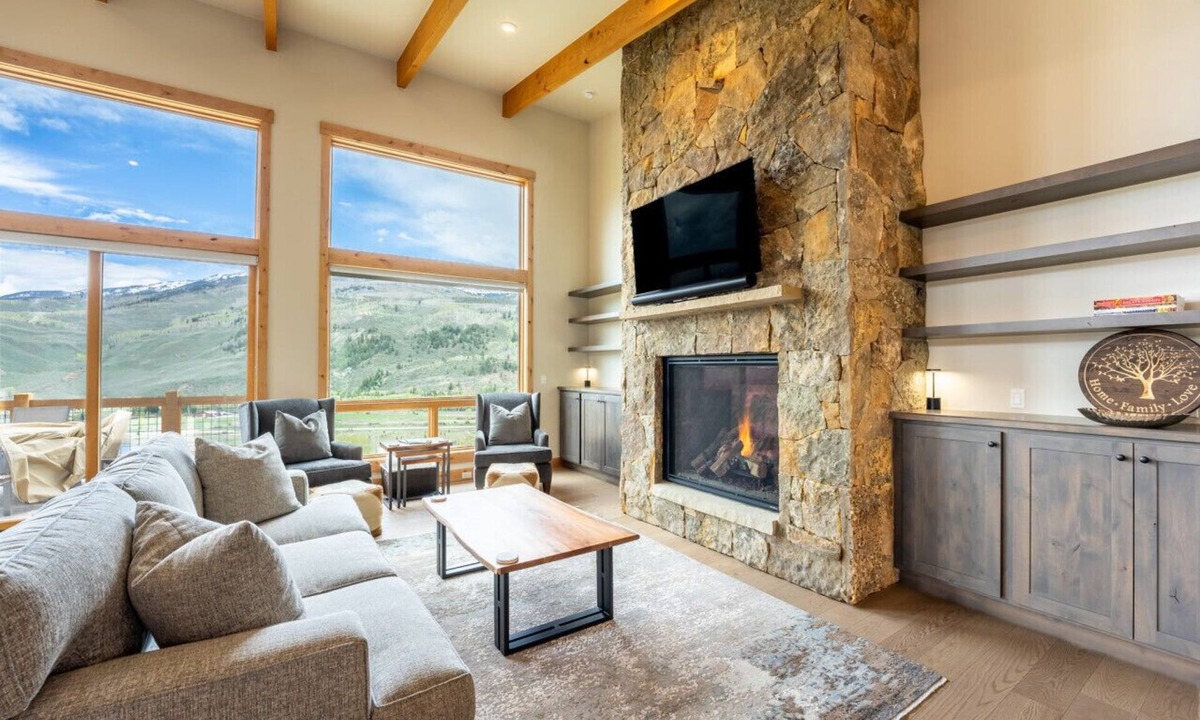 Silverthorne House | Moose Haven Hideaway- Dog Friendly Luxury Mountain Escape!