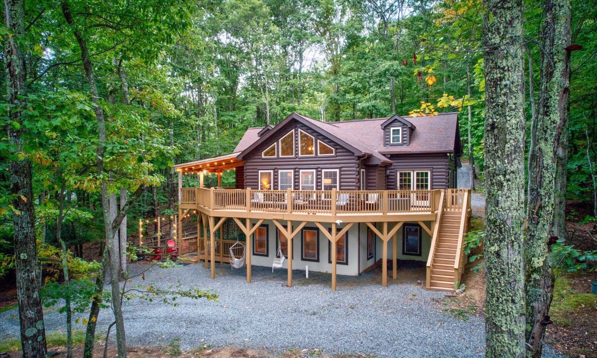 Beech Mountain House | Mossy Rock Retreat - hot tub, views, Beech Mountain Club access for fee