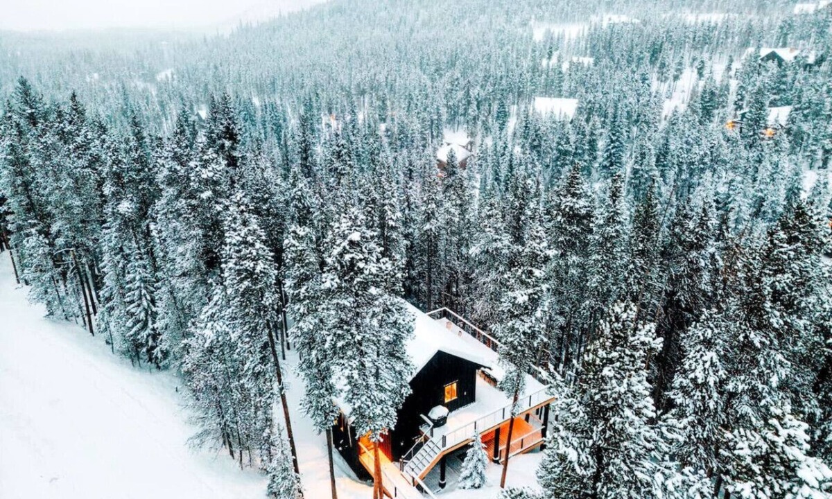 Lakeshore House | Mountain Modern Luxury Cabin