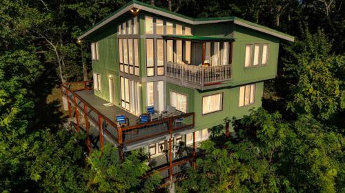 Mentone House | Mountain Retreat Ruby's Roost House