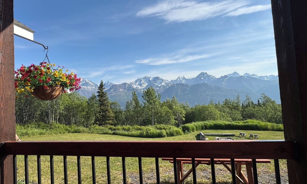 Glacier View House | Mountain View Haven