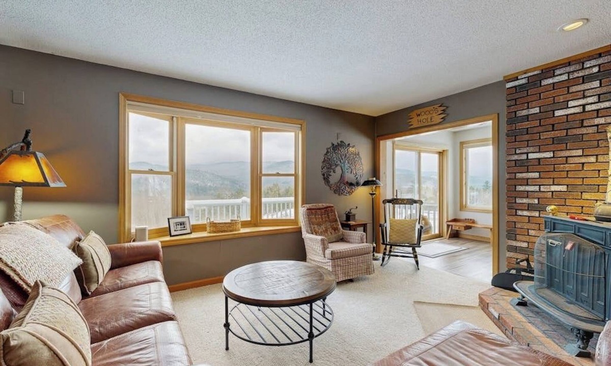 Thornton House | Mountain view home w/large yard, W/D; near skiing, hiking and golf