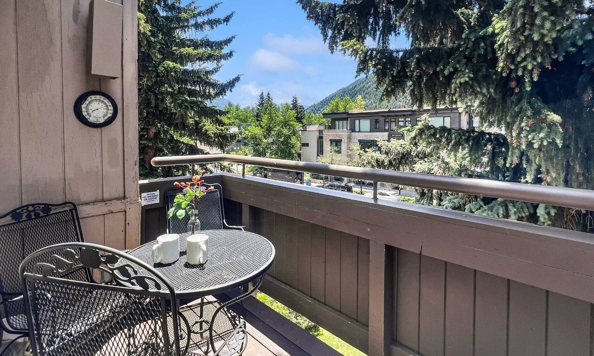 Aspen Condo | Mountain Views On Main St Aspen. Walk to Everything! Balcony, Elevator, Covered Parking & HT