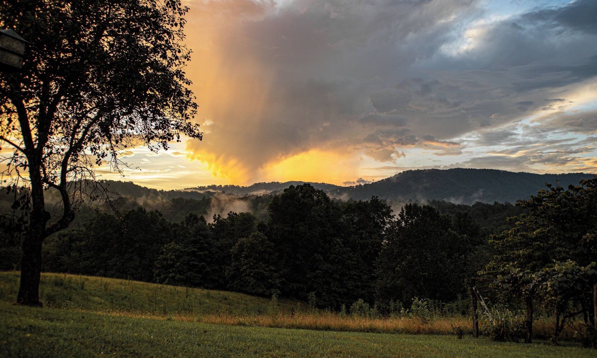 Burnsville House | Mountain Views + River Access on 90 Acres ~6BR Retreat near Burnsville, NC