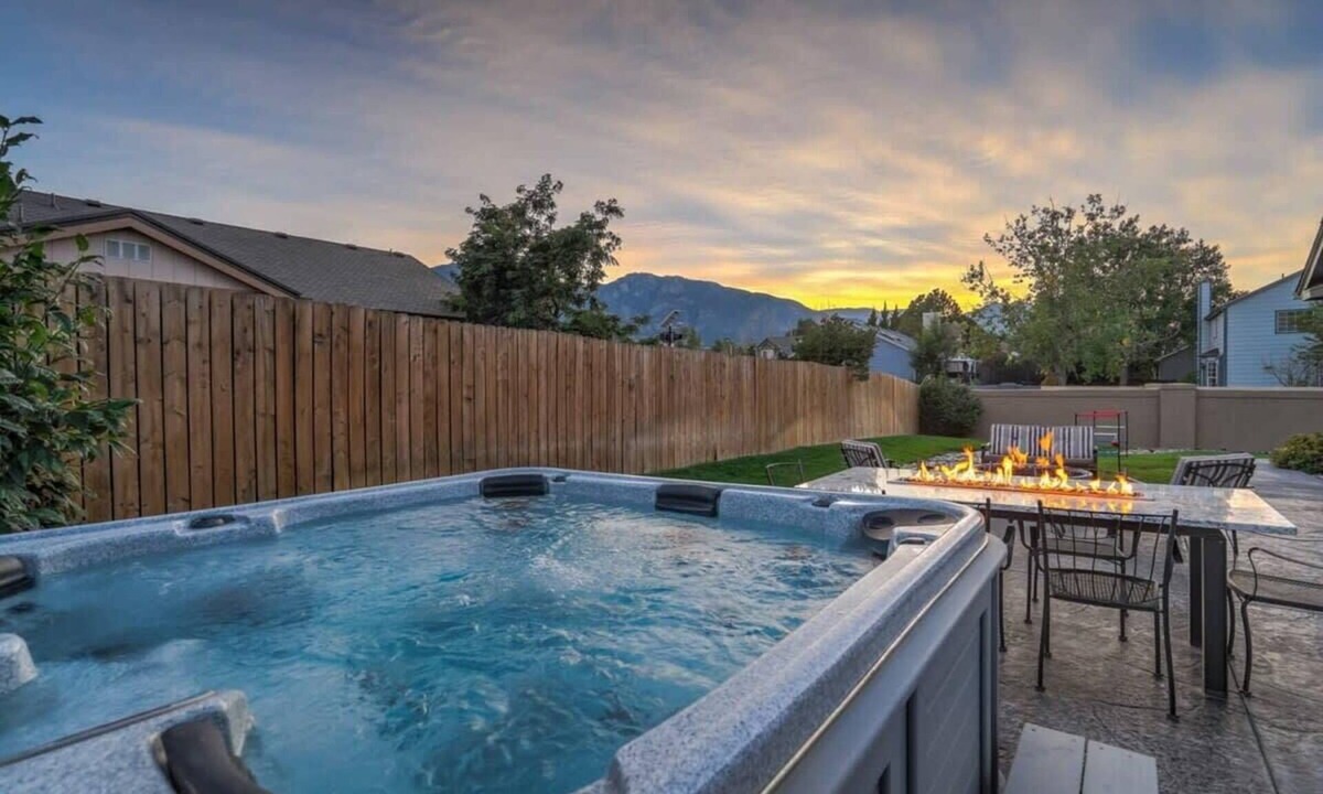 Cheyenne Meadows House | Mountainside View Firepit & Hot Tub near Broadmoor