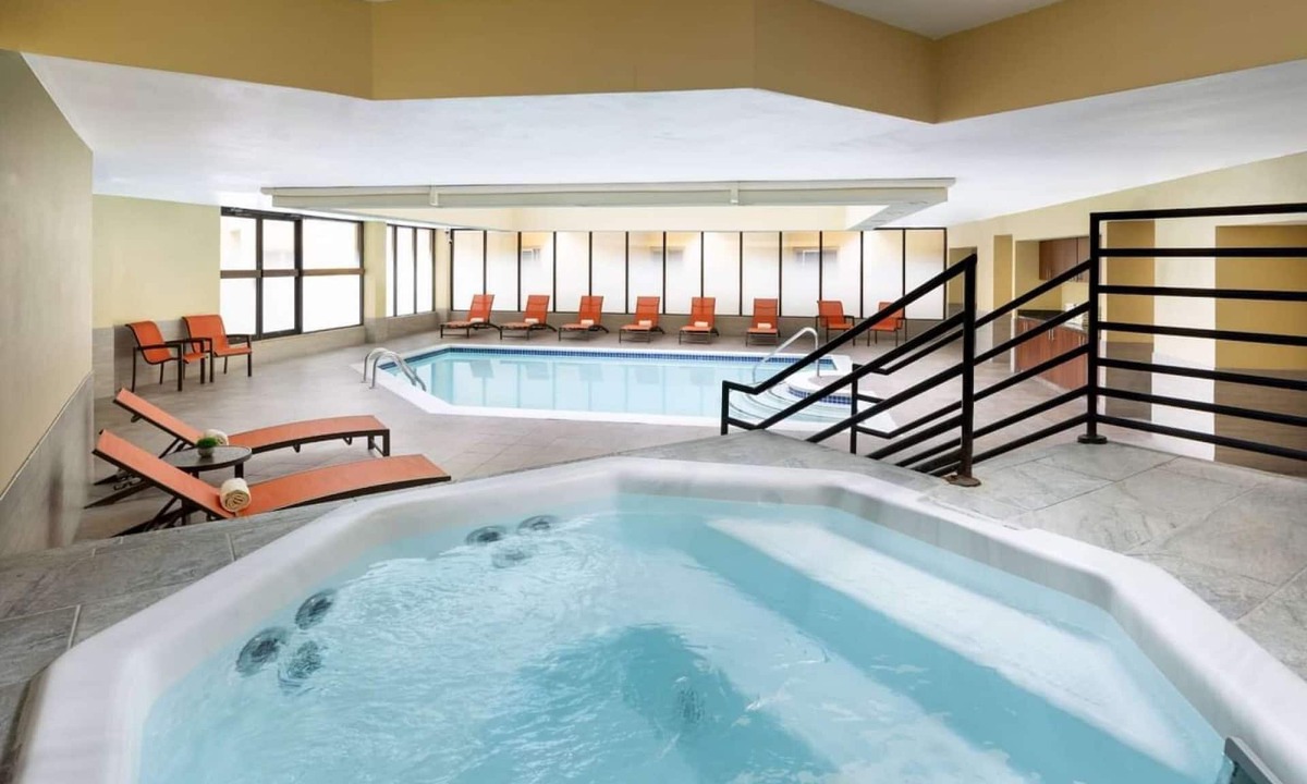 Crested Butte Hotel | Mt. Crested Butte Access + Restaurant. Pool. Spa.