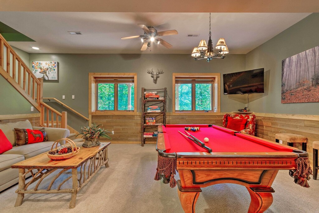 Charter Hills House | Mtn Chalet w/Hot Tub, 2 Mi to Beech Mtn. Ski!